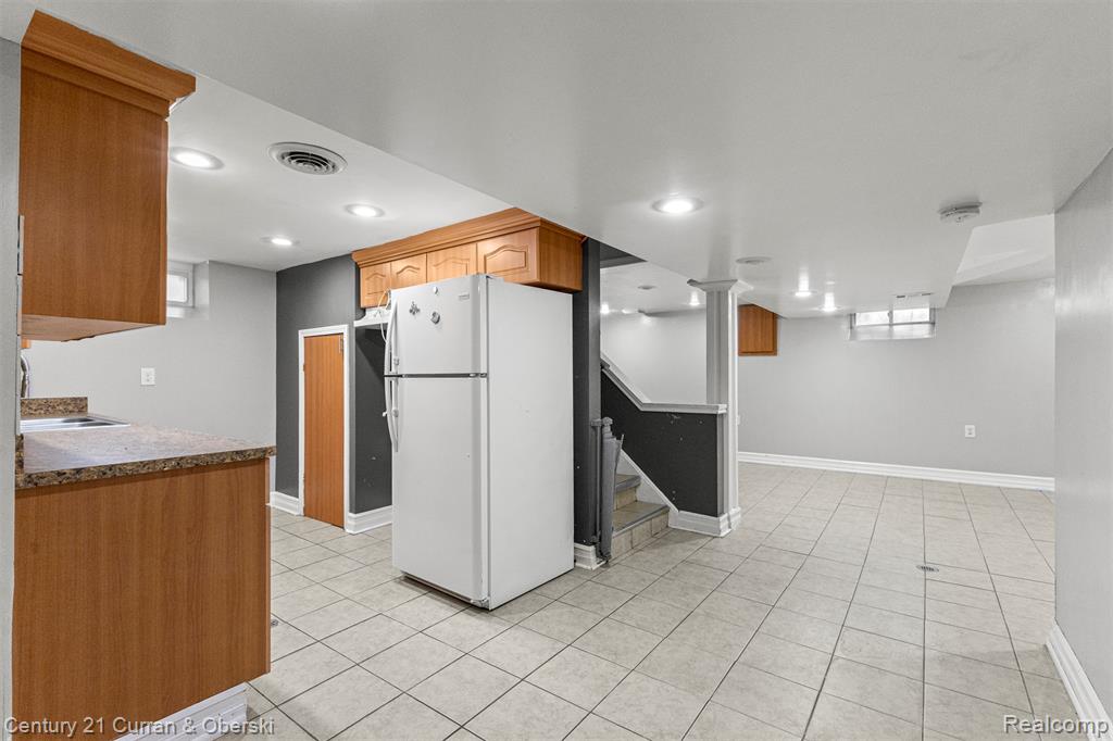 7841 Barrie Street, Dearborn, MI 48126 — Photo 25