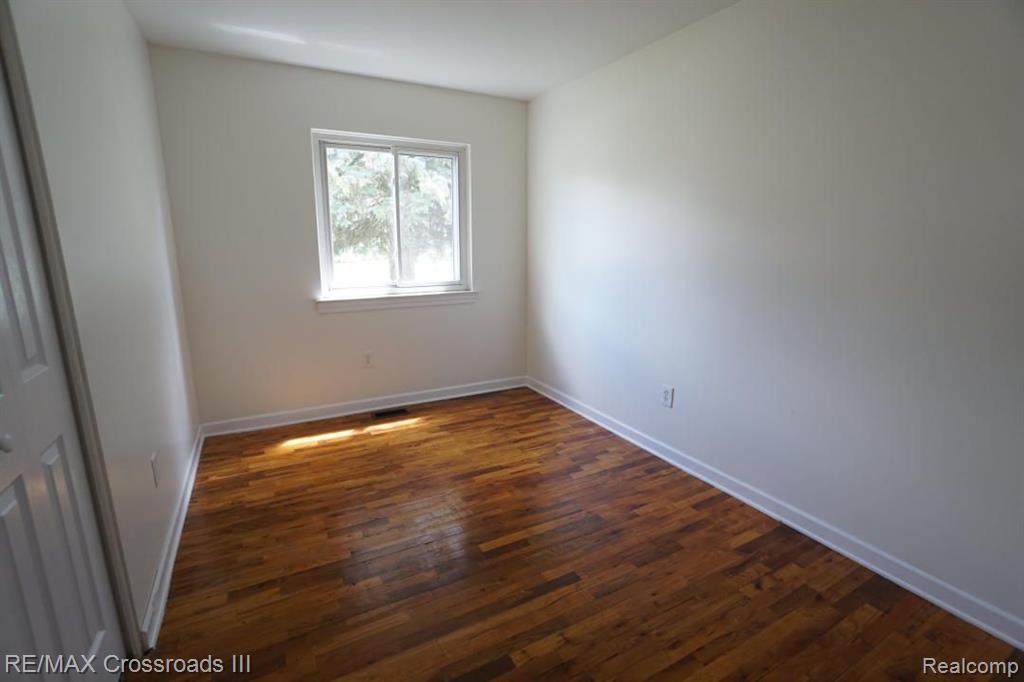 10152 HAMILTON Street, Van Buren, MI 48111 — Photo 13