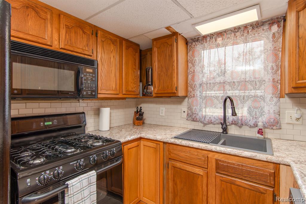 861 S LAKESIDE Drive, Michigan Center, MI 49254 — Photo 11