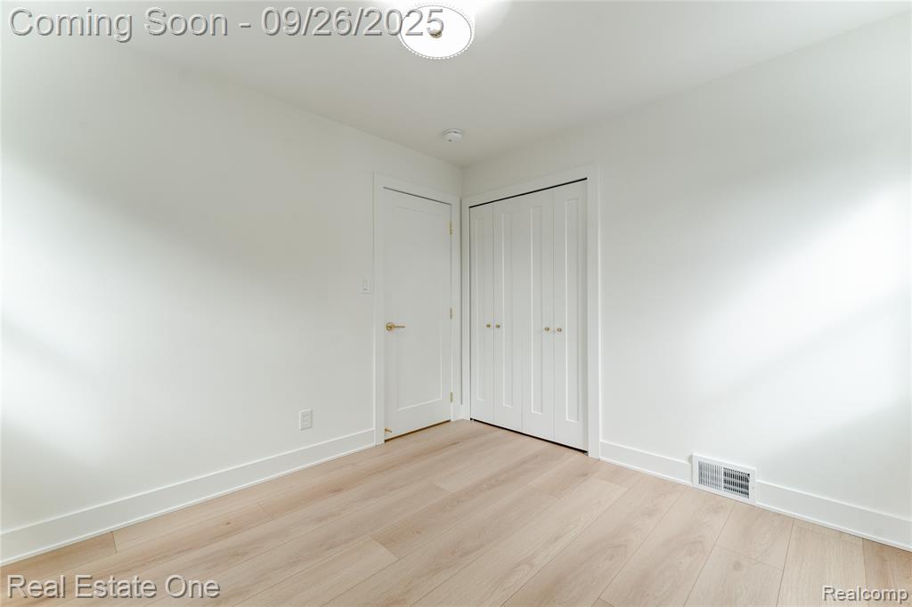 4702 Thorncroft Avenue, Royal Oak, MI 48073 — Photo 12