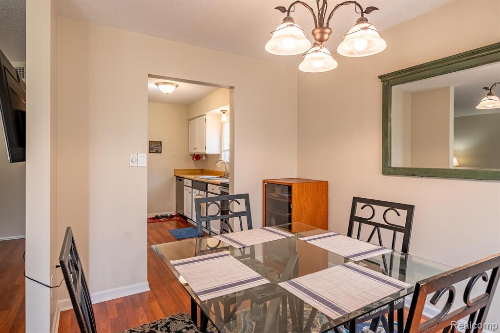 5291 HIGHLAND Road, 204, Waterford, MI 48327 — Photo 10