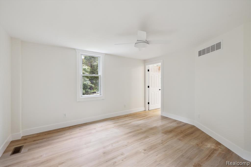 11240 Silver Lake Road, Byron, MI 48418 — Photo 14