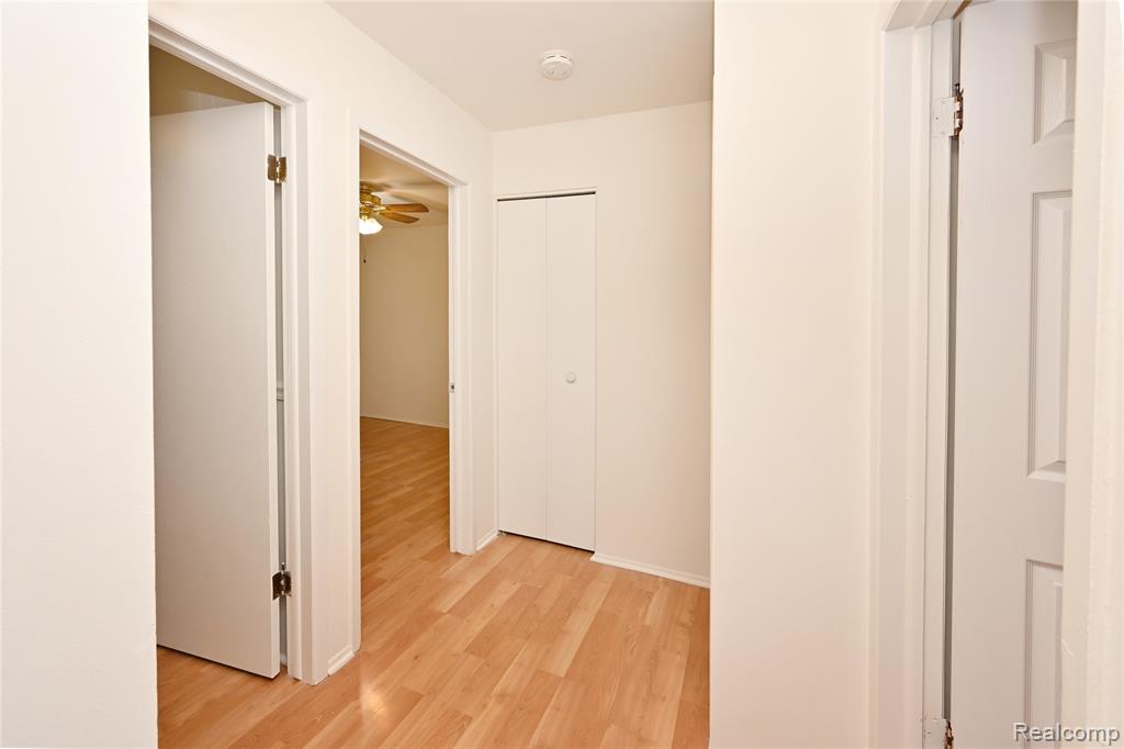 27807 Delton Street, Madison Heights, MI 48071 — Photo 16