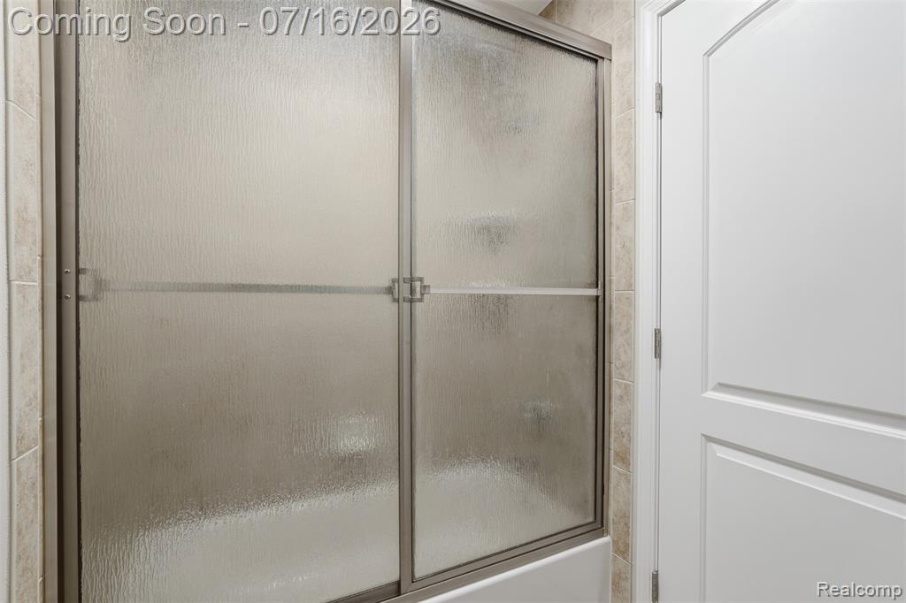 23782 Prescott Lane E, South Lyon, MI 48178 — Photo 44