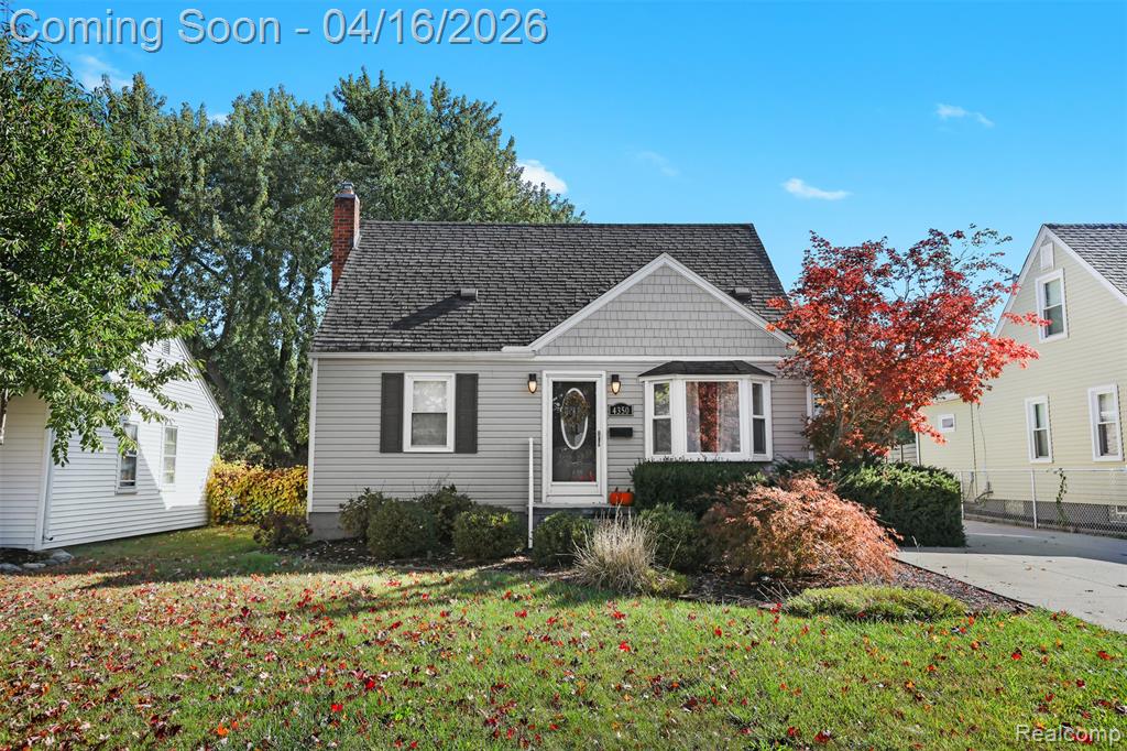 4350 Mandalay Avenue, Royal Oak, MI 48073 — front exterior