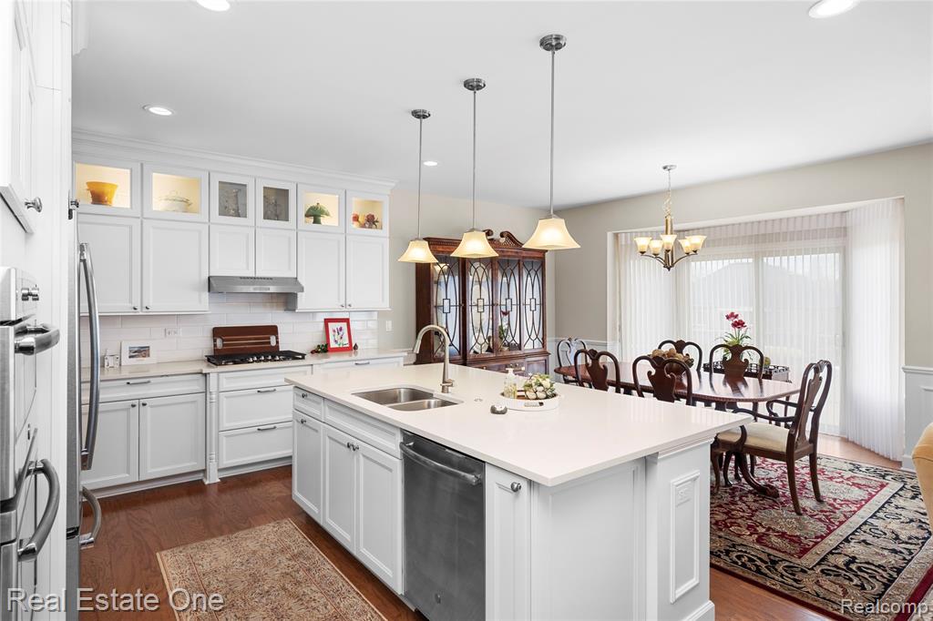 49031 Honey Tree Court Court, Northville, MI 48168 — Photo 12