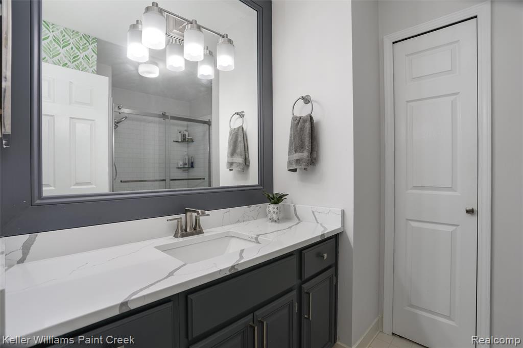 7617 Woodview Drive, 48, Waterford, MI 48327 — Photo 15