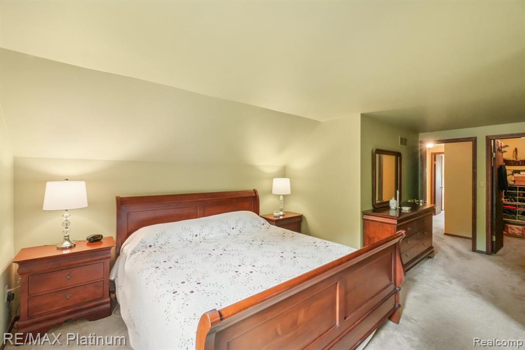 2581 Pepper Court, Hartland, MI 48353 — Photo 13