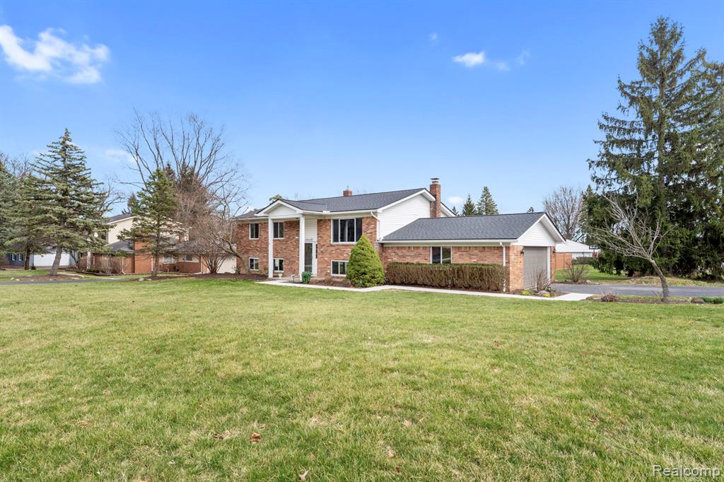 36445 Quakertown Lane, Farmington, MI 48331 — Photo 2