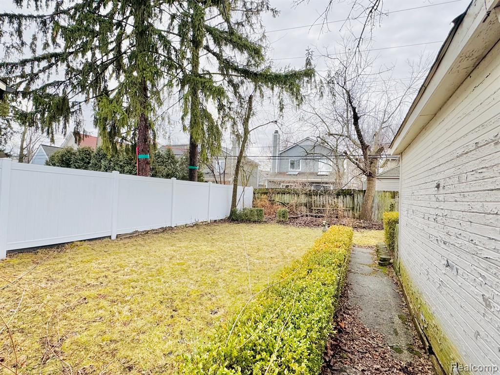 708 DAVIS Avenue, Birmingham, MI 48009 — Photo 14