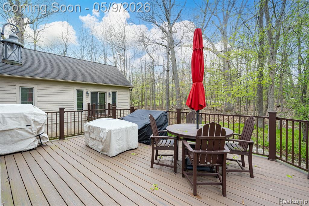 6091 Brookstone Lane, Grand Blanc, MI 48439 — Photo 38