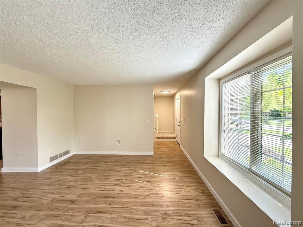 6505 POCAHONTAS Street, Westland, MI — Photo 10