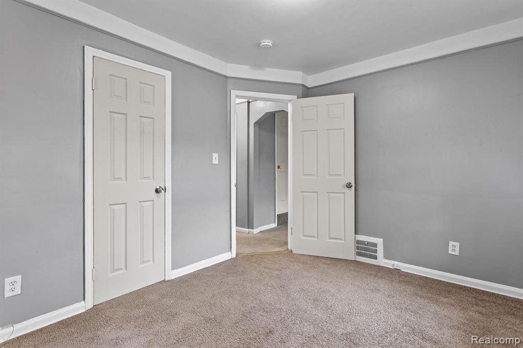 7344 WESTWOOD Street, Detroit, MI 48228 — Photo 11