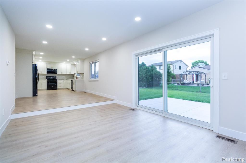 46376 Meadow Lane, Macomb, MI 48044 — Photo 16