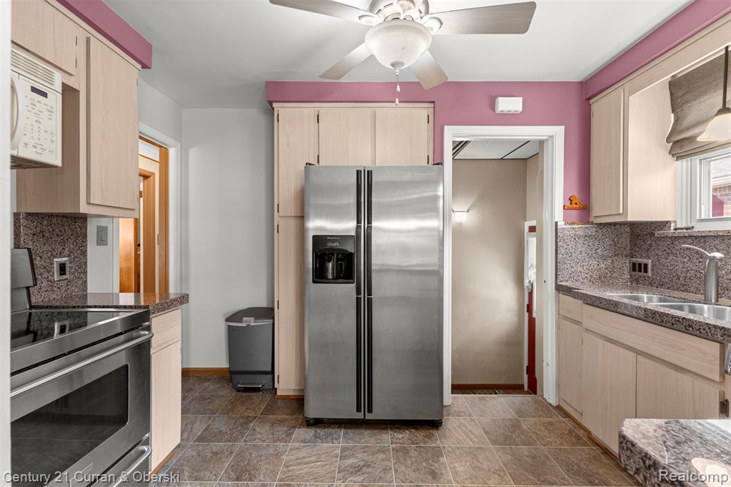 7146 Luana Avenue, Allen Park, MI 48101 — Photo 9