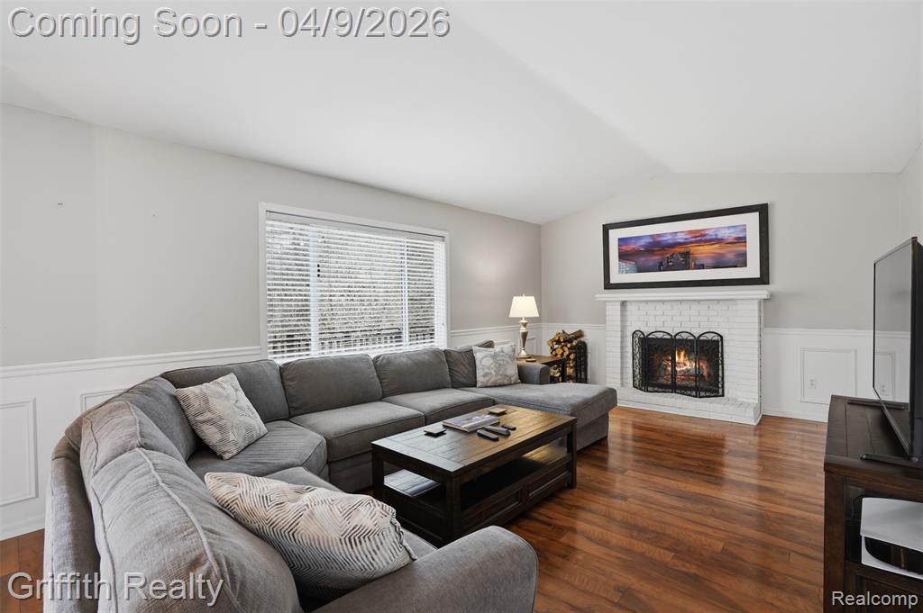 938 Meadowbrook Court, Milford, MI 48381 — Photo 17