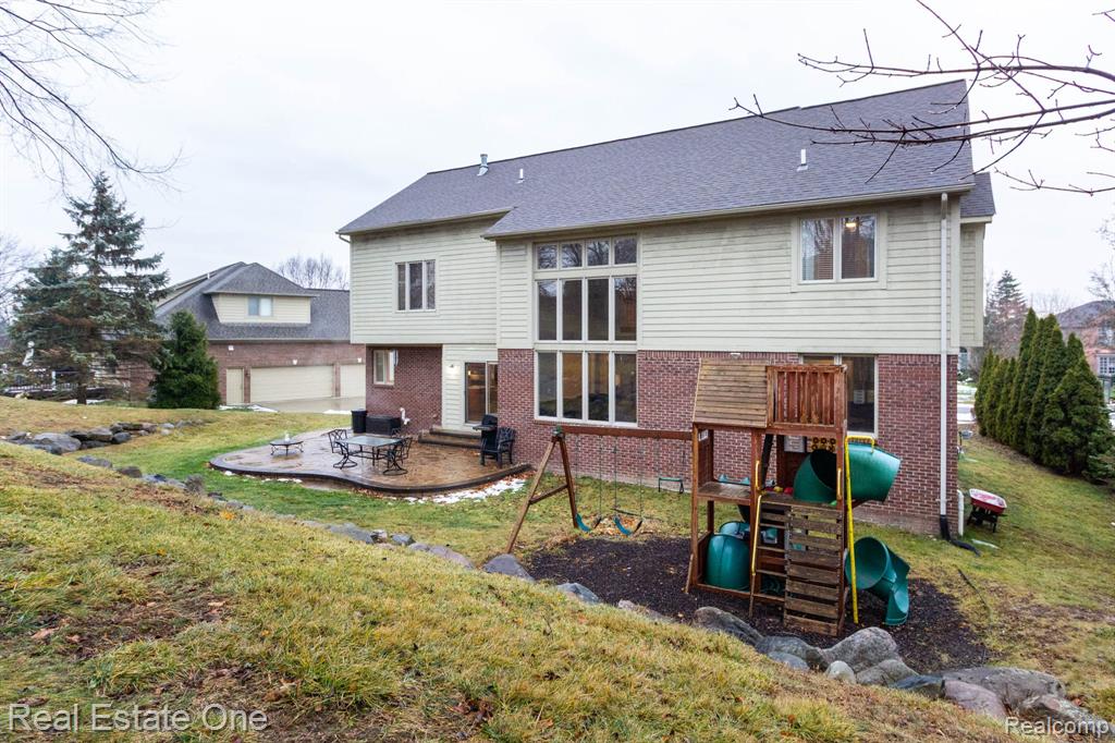 6536 Chatham Circle, Rochester Hills, MI 48306 — Photo 60