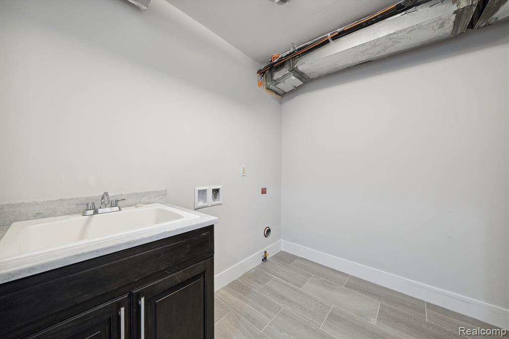 53761 CHAMPLAIN Street, Macomb, MI 48042 — Photo 30