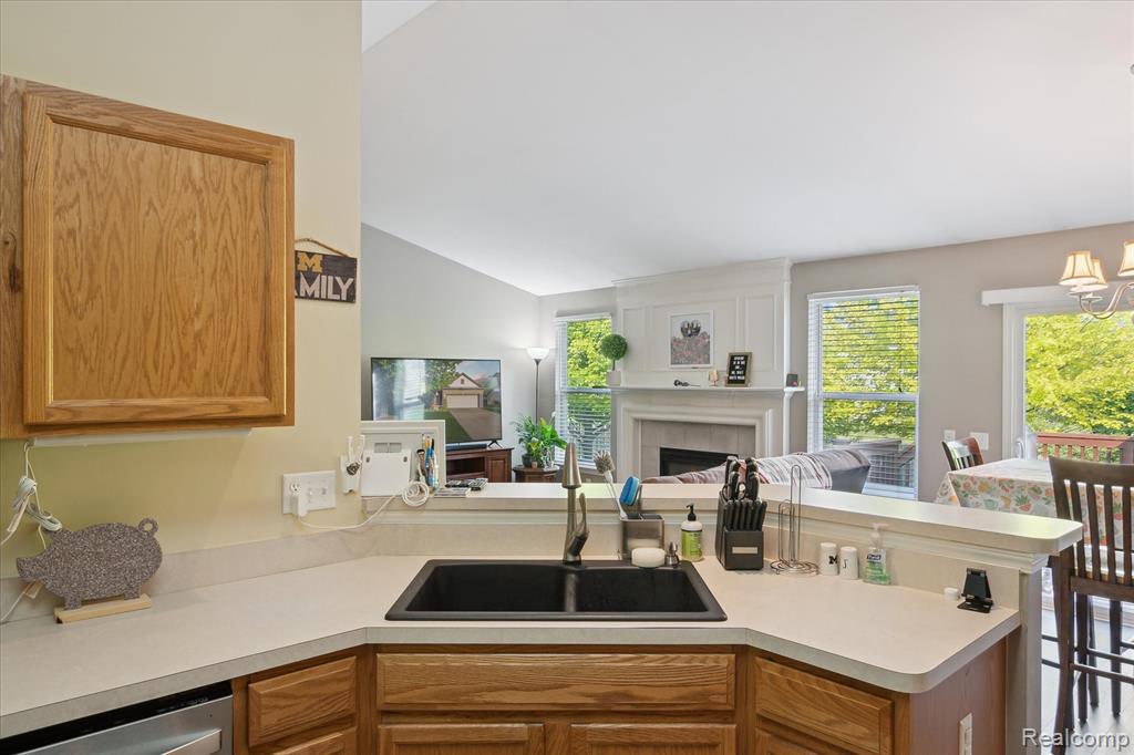 7160 Warwick Drive, Ypsilanti, MI 48197 — Photo 33
