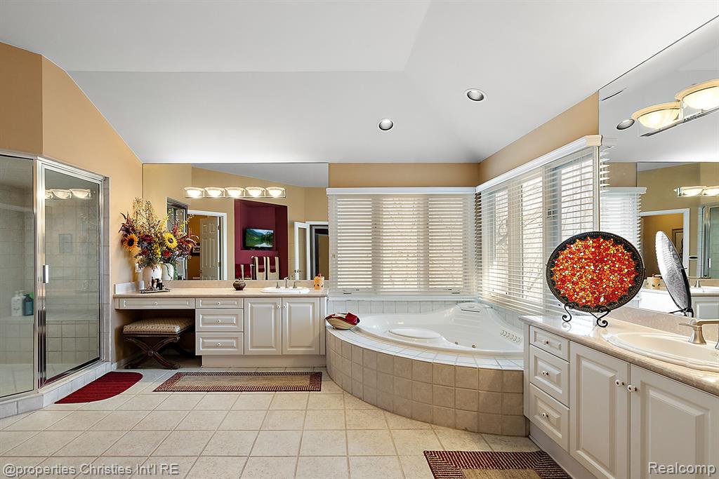 6811 BLAKEWOOD, West Bloomfield, MI — Photo 64