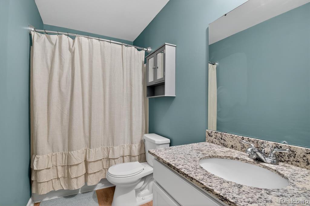 1645 Golfview Drive, Ypsilanti, MI 48198 — Photo 27