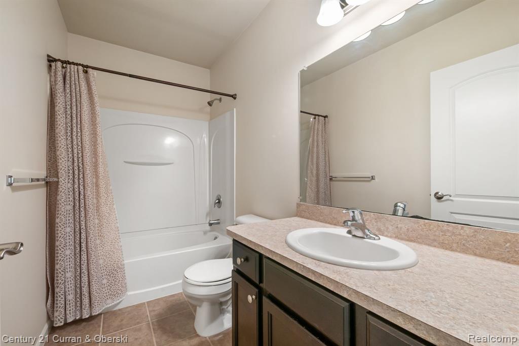 1086 Paddock Drive, South Lyon, MI 48178 — Photo 41