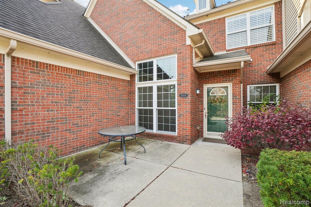 55535 AMBASSADOR, Shelby Twp, MI 48316 — Photo 2