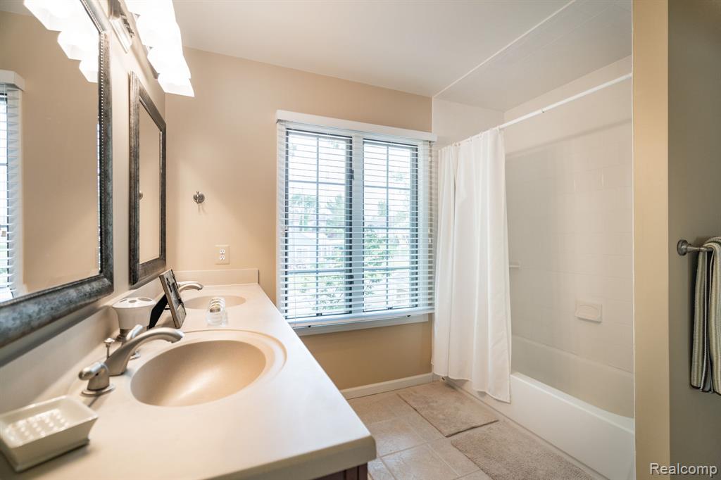 3831 Woodland Drive, Highland, MI 48356 — Photo 23
