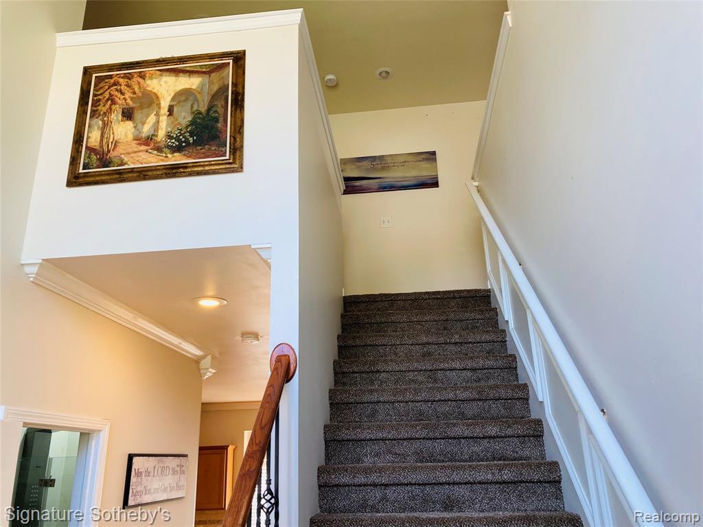 1070 Arthur Drive, Troy, MI 48083 — Photo 14