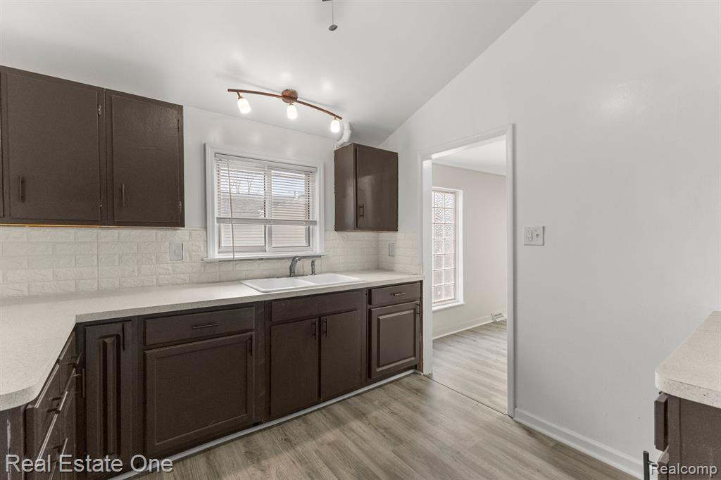 5121 CROISSANT Street, Dearborn Heights, MI 48125 — Photo 18