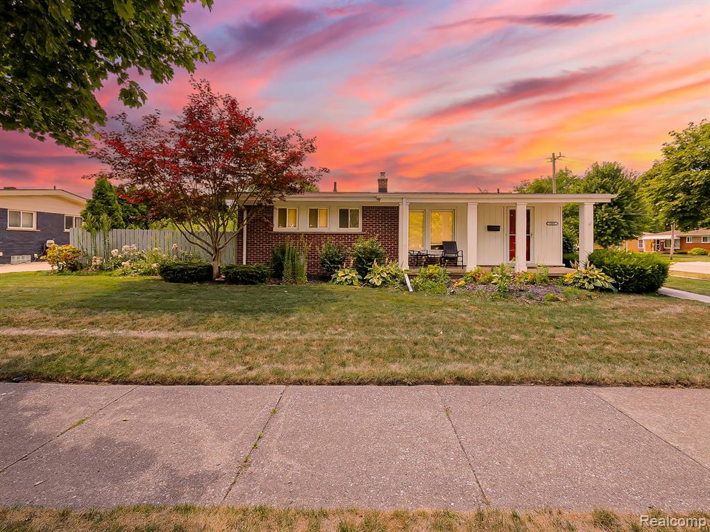 2681 Emeline Street, Trenton, MI 48183