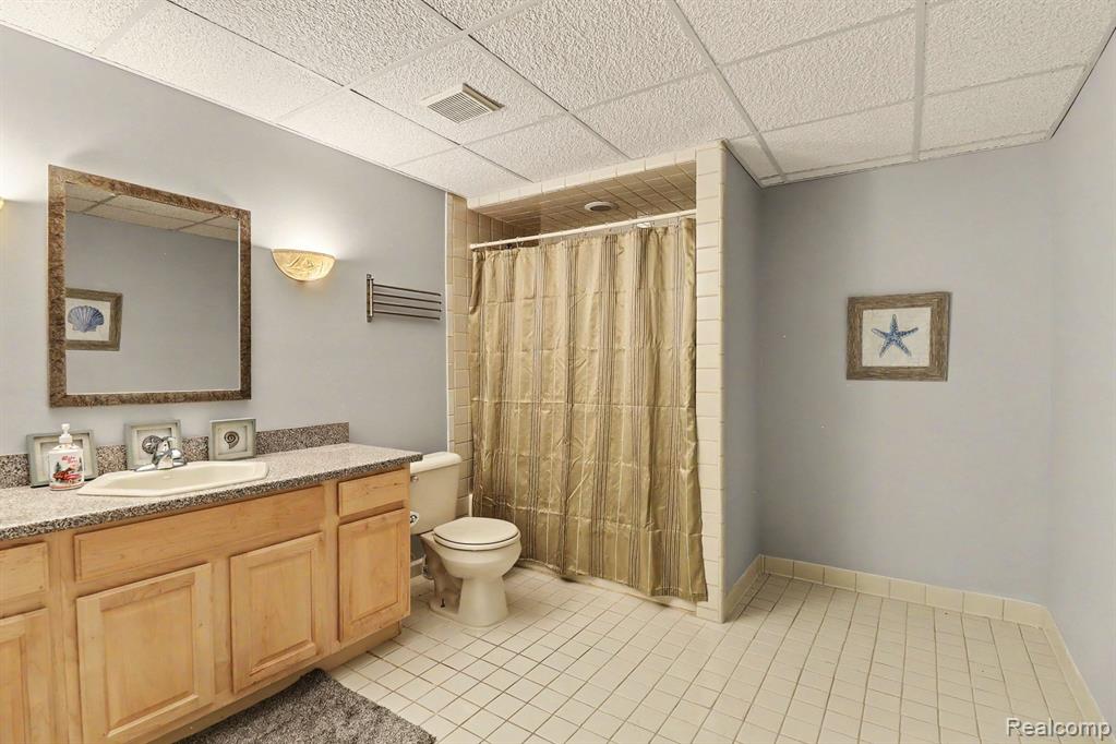6621 Glenshaw Court, West Bloomfield, MI — Photo 33