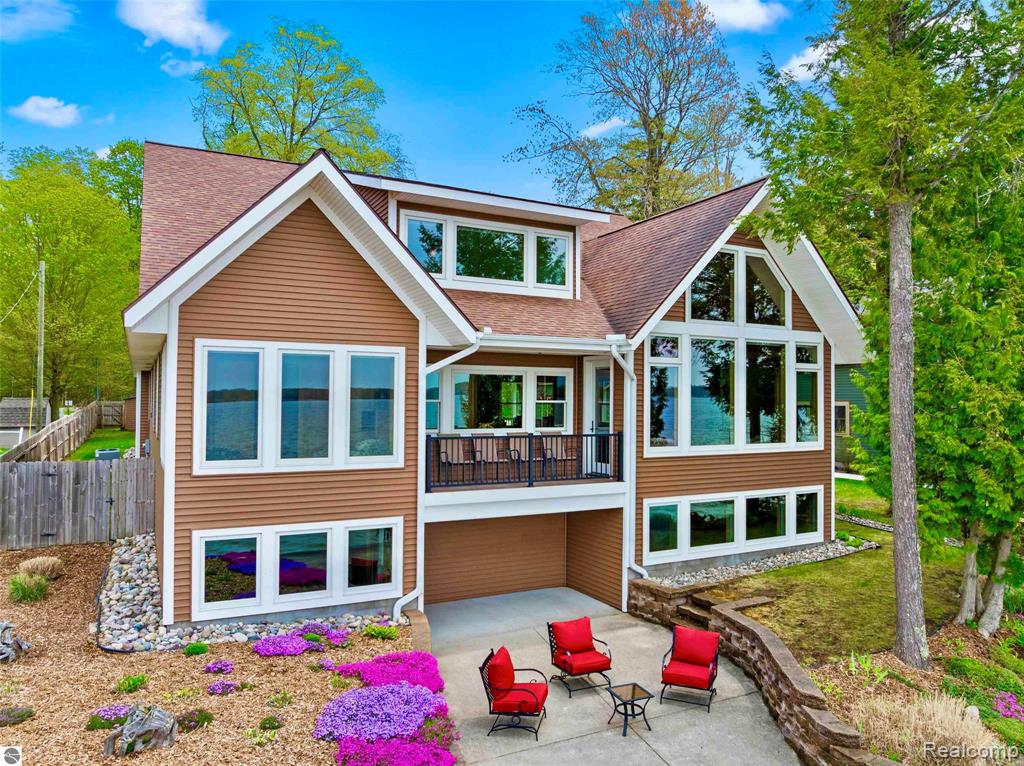 4805 E Shore Drive NE, Kalkaska, MI 49646 — front exterior