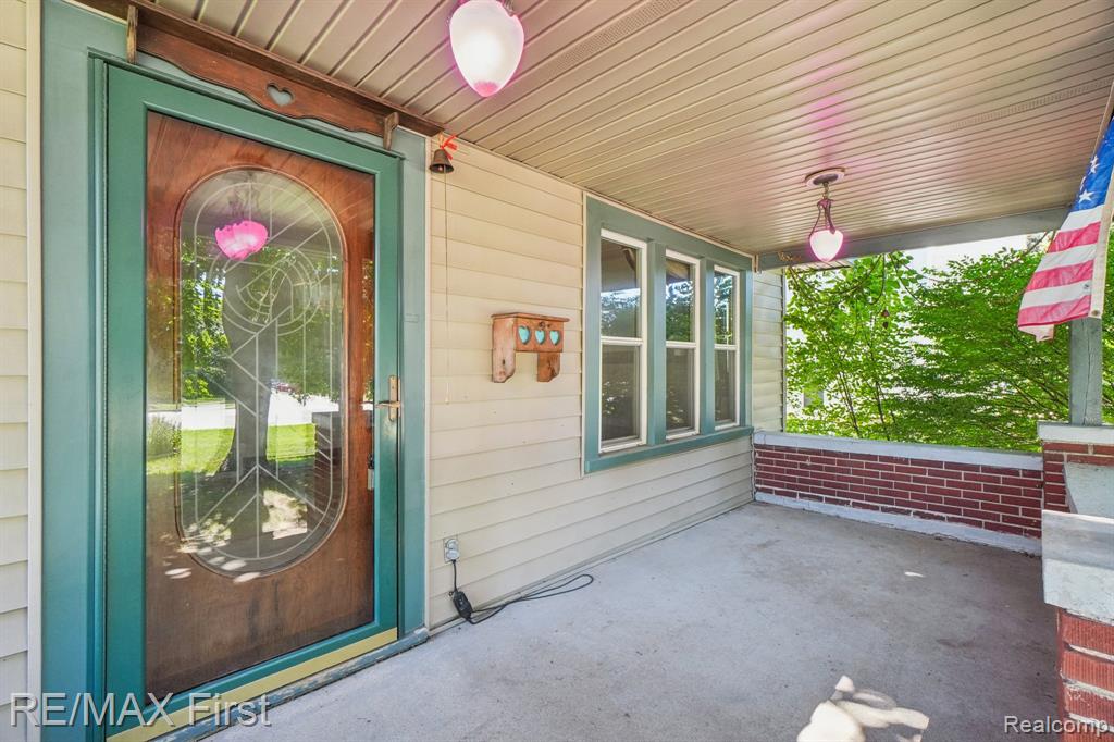2931 Auburn Road, Auburn Hills, MI 48326 — Photo 2