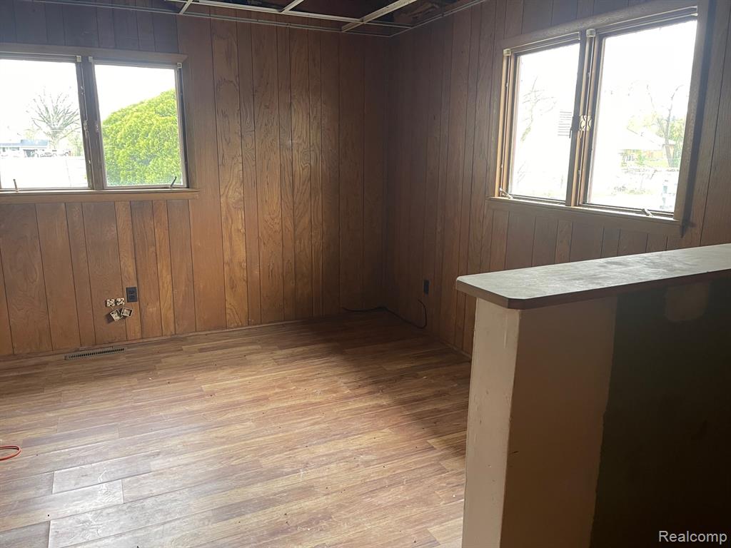 8261 Fenton Road, Grand Blanc, MI 48439 — Photo 15