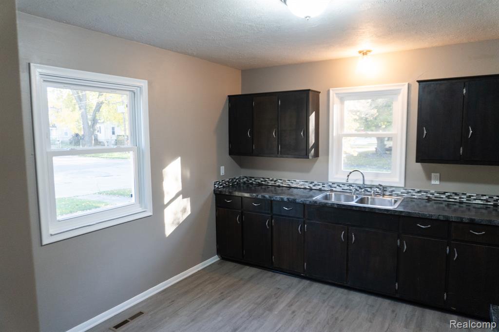 4418 Brunswick Avenue, Flint, MI 48507 — Photo 26
