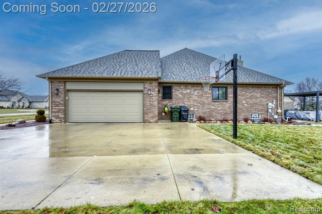 43524 Austin Drive, Sterling Heights, MI 48314 — Photo 42