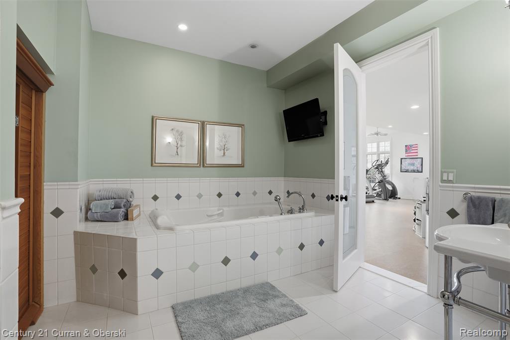 11479 Clyde Road, Fenton, MI 48430 — Photo 49