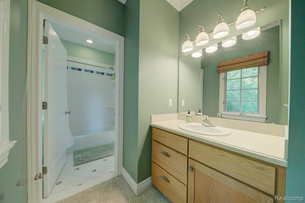 5718 EVERGREEN, Howell, MI 48855 — Photo 28