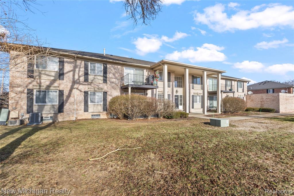 6103 Orchard Lake Road, 201, West Bloomfield, MI — Photo 7