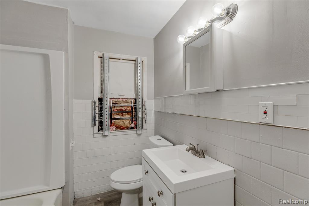 16446 E State Fair Street, Detroit, MI 48205 — Photo 17