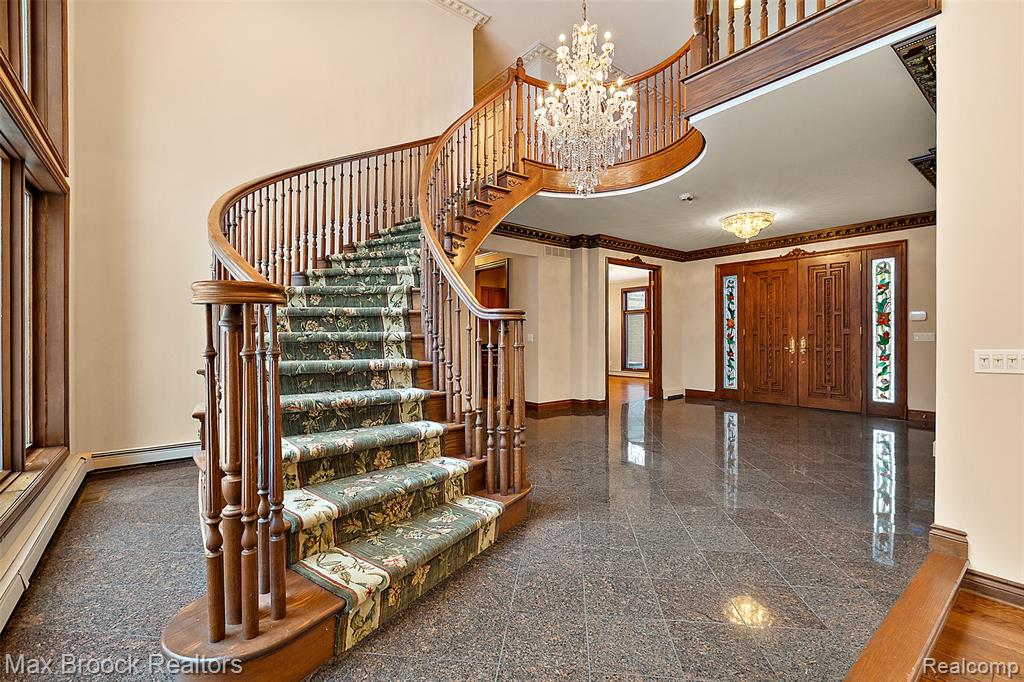 5148 Crest Knolls Court, Bloomfield Hills, MI 48302 — Photo 2