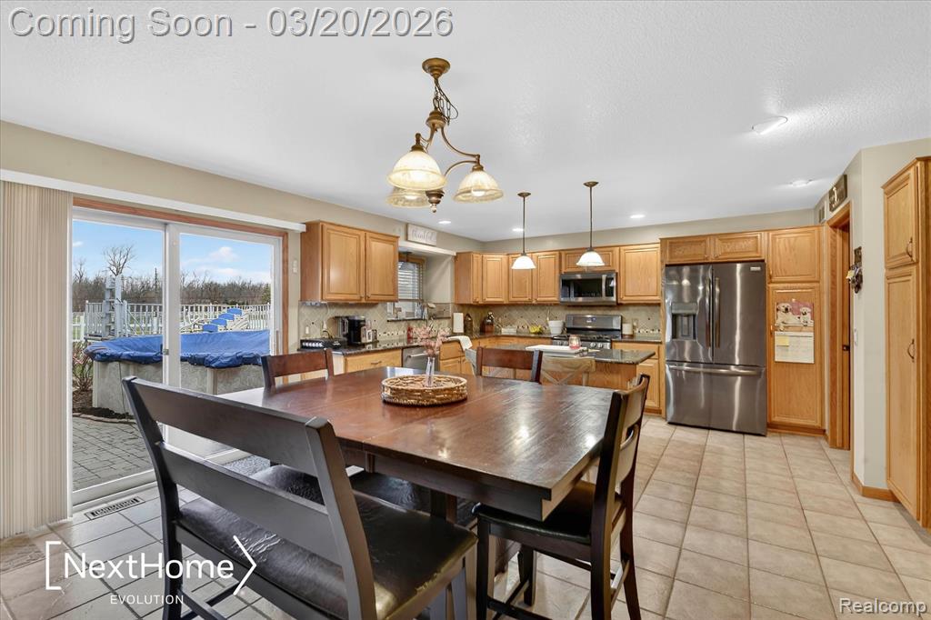 27078 Brookview Court, Flat Rock, MI 48134 — Photo 15