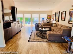 4784 S VALLEYVIEW Road, West Bloomfield, MI 48323 — Photo 8