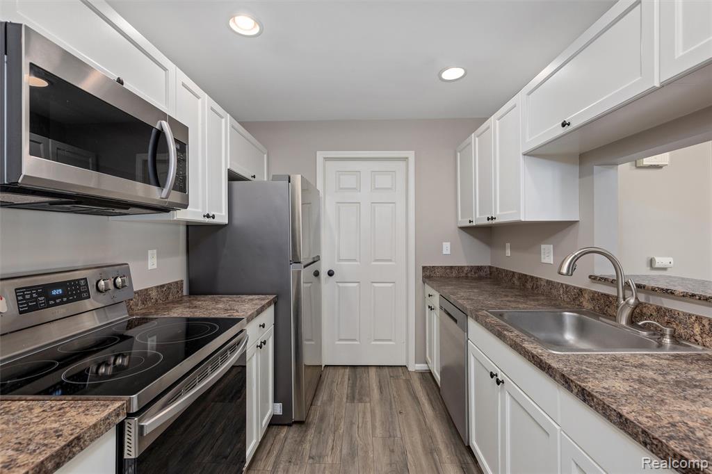 3582 Tremonte Circle S, Rochester, MI 48306 — Photo 13