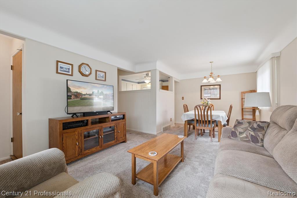 9022 Winston, Redford, MI 48239 — Photo 11