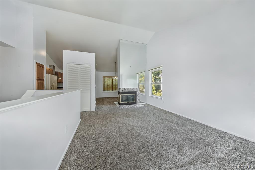 870 Huntclub Boulevard, Auburn Hills, MI 48326 — Photo 7