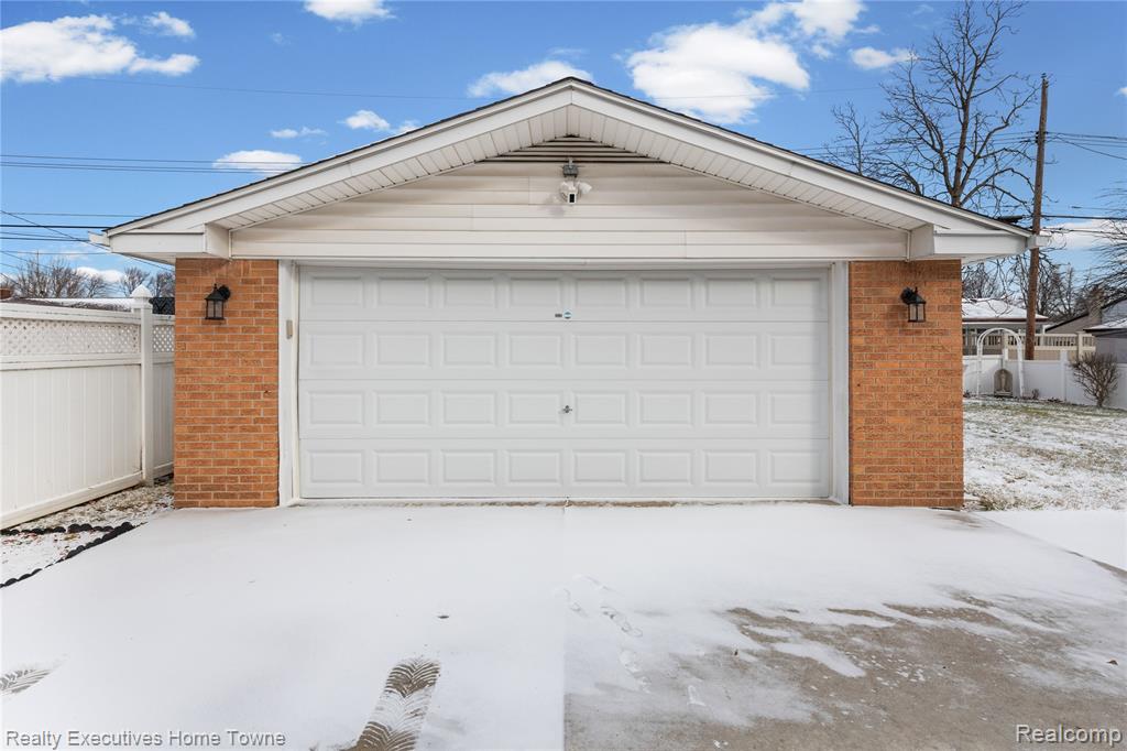 4611 E 13 Mile Road, Warren, MI 48092 — Photo 3