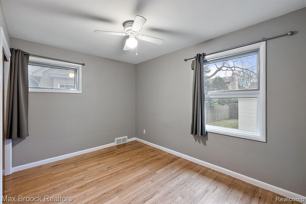 810 CHESTNUT Street, Birmingham, MI 48009 — Photo 11