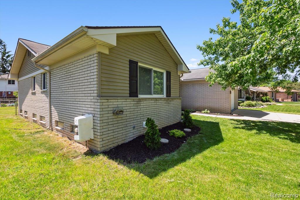 44259 N UMBERLAND Circle, Canton, MI 48187 — Photo 2